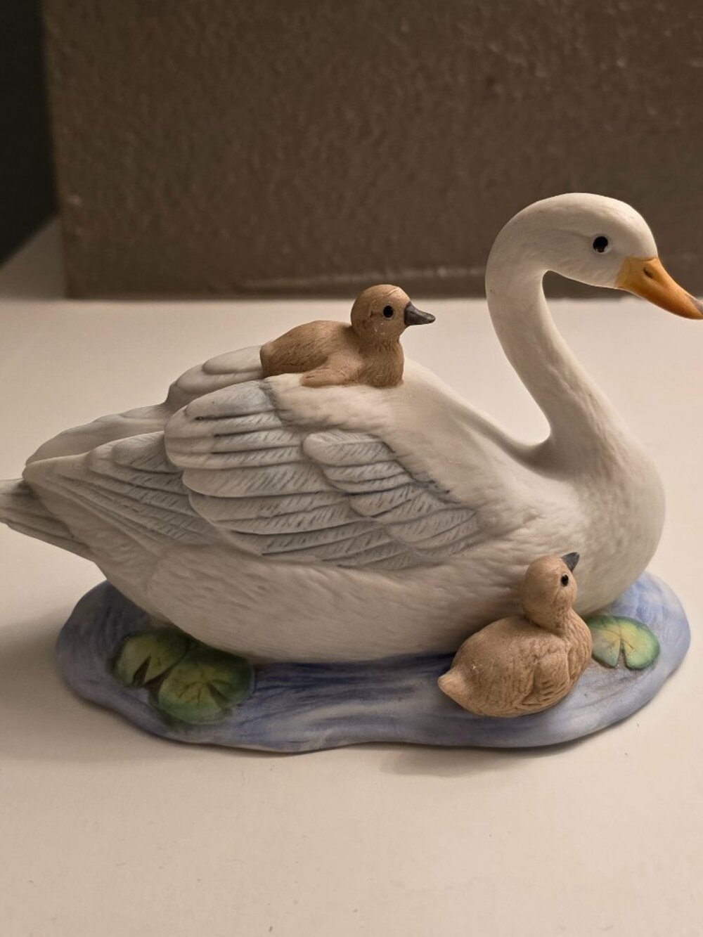Vintage Homco Porcelain Mother Swan & Baby Cygnets Figurine #1467